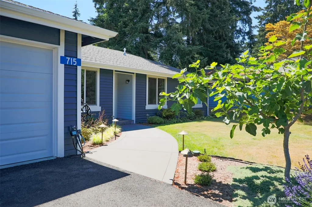 715 NE Redbud Lane Bremerton WA 98311