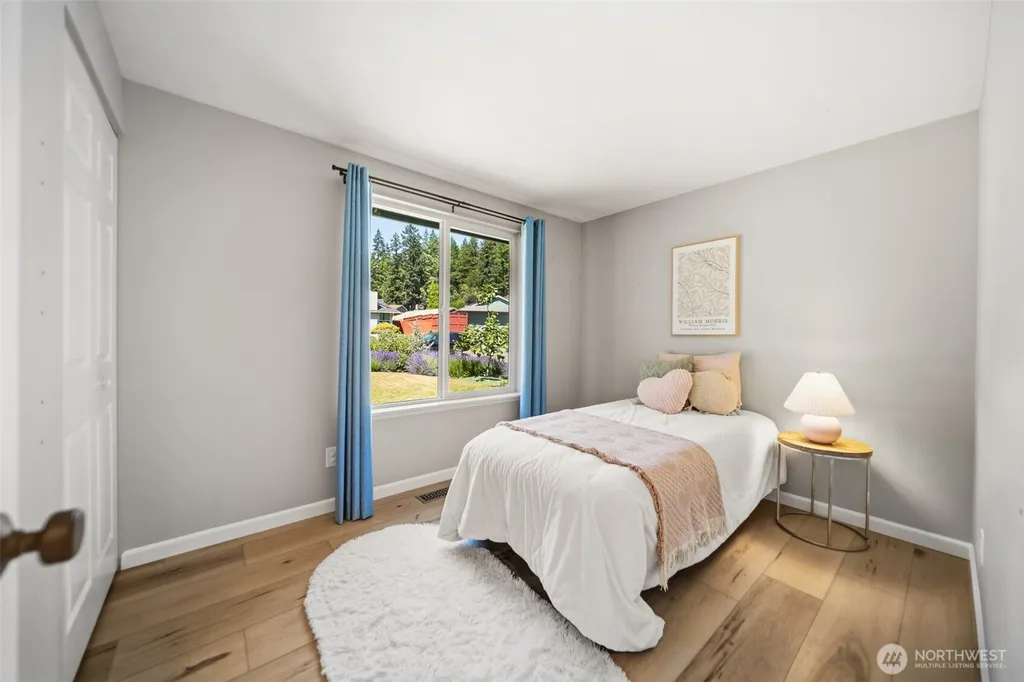715 NE Redbud Lane Bremerton WA 98311