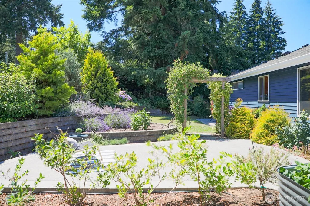 715 NE Redbud Lane Bremerton WA 98311