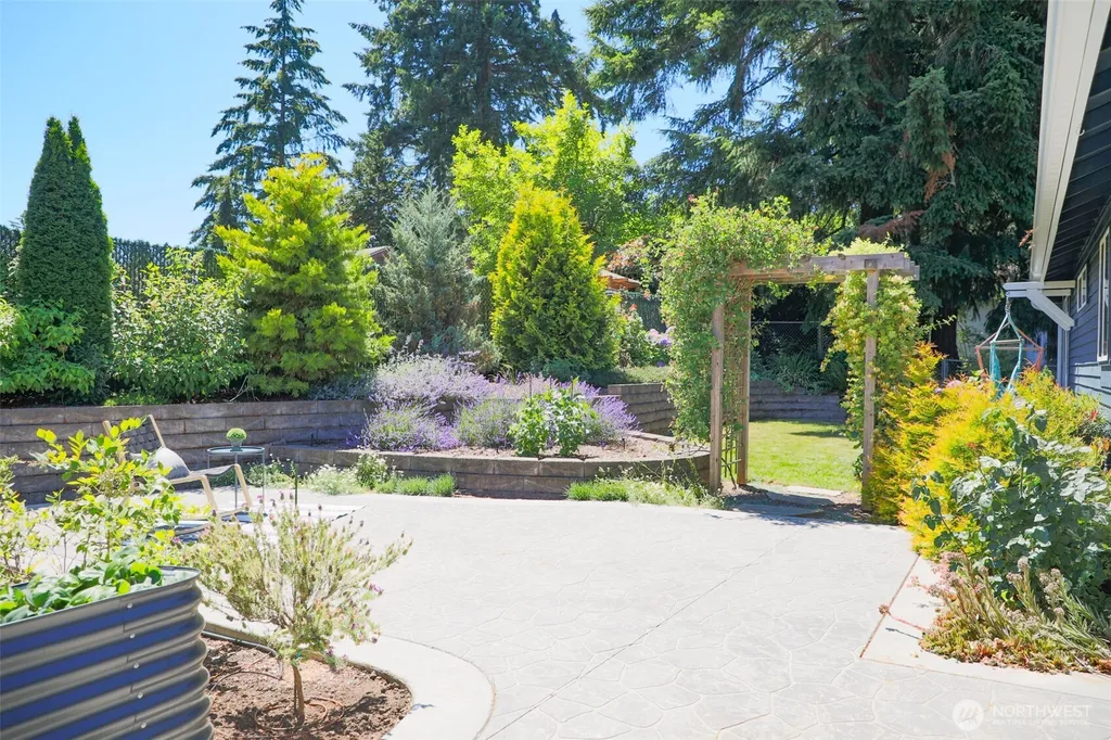 715 NE Redbud Lane Bremerton WA 98311