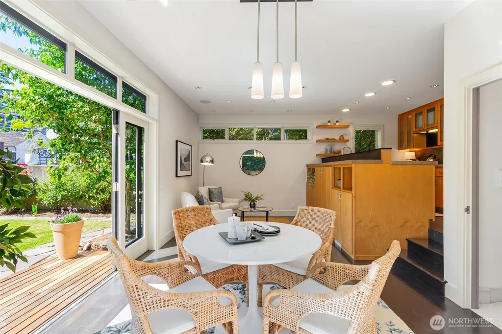 1819 39th Avenue E Seattle WA 98112