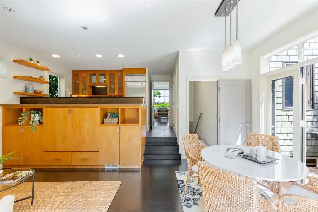 1819 39th Avenue E Seattle WA 98112