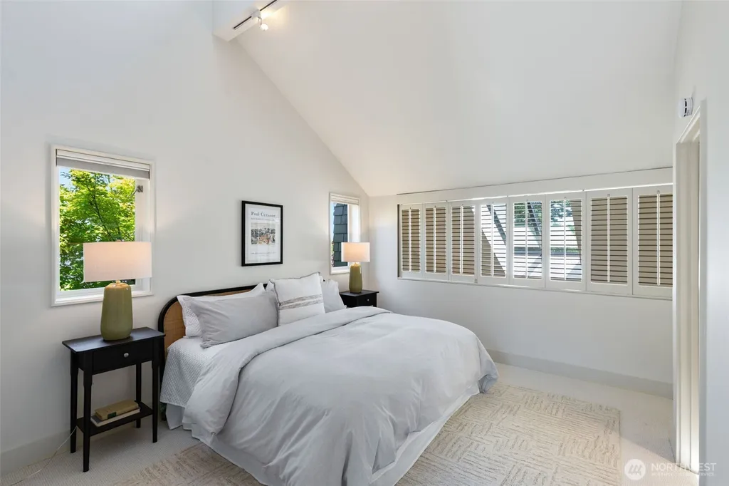 1819 39th Avenue E Seattle WA 98112