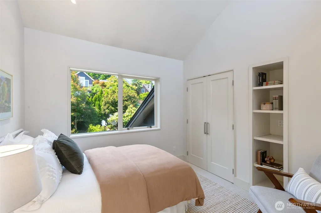 1819 39th Avenue E Seattle WA 98112