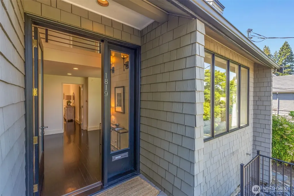 1819 39th Avenue E Seattle WA 98112