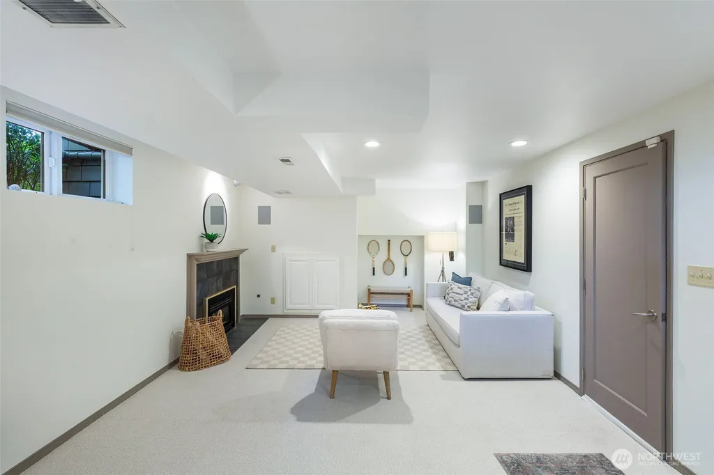1819 39th Avenue E Seattle WA 98112