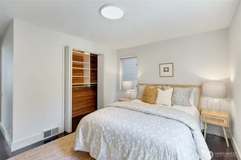 1819 39th Avenue E Seattle WA 98112