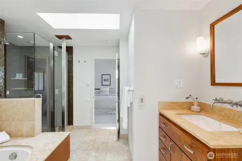 1819 39th Avenue E Seattle WA 98112
