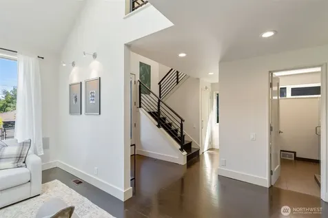 1819 39th Avenue E Seattle WA 98112