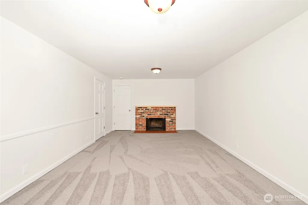 305 NW 198th Street Shoreline WA 98177