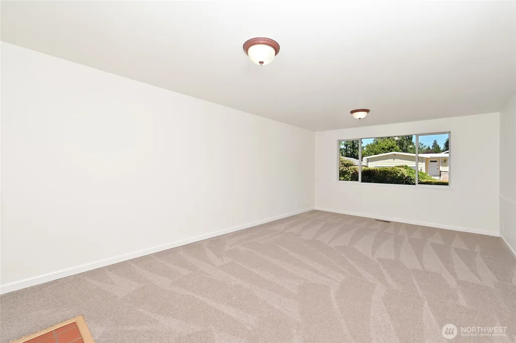 305 NW 198th Street Shoreline WA 98177