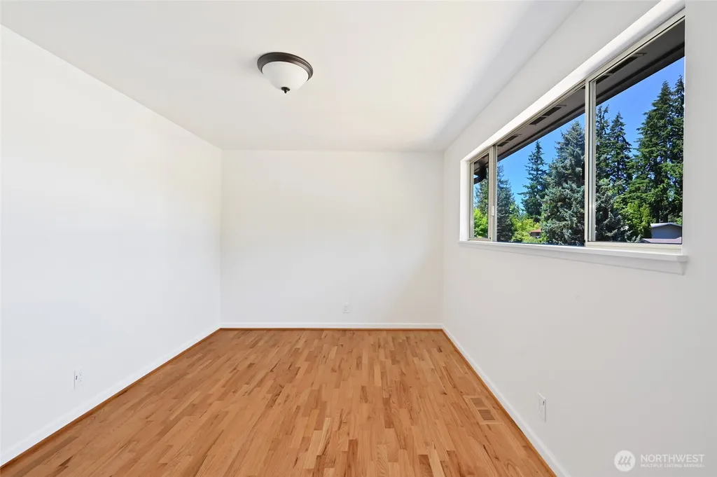 305 NW 198th Street Shoreline WA 98177