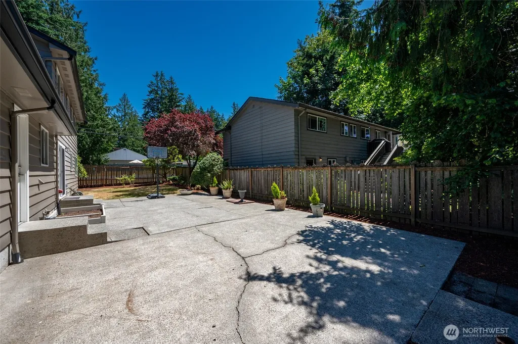 305 NW 198th Street Shoreline WA 98177