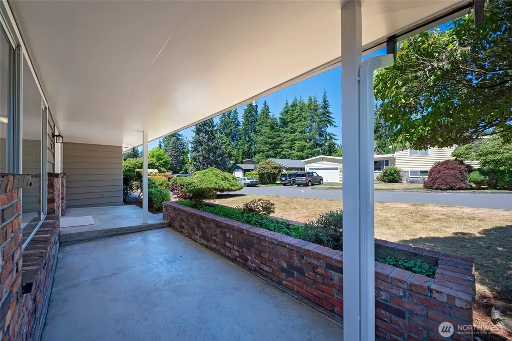305 NW 198th Street Shoreline WA 98177