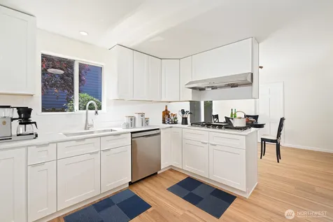 305 NW 198th Street Shoreline WA 98177