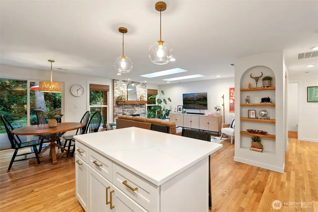 21229 Cypress Way Lynnwood WA 98036