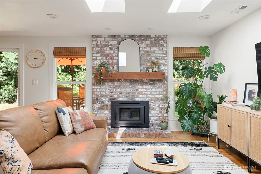 21229 Cypress Way Lynnwood WA 98036