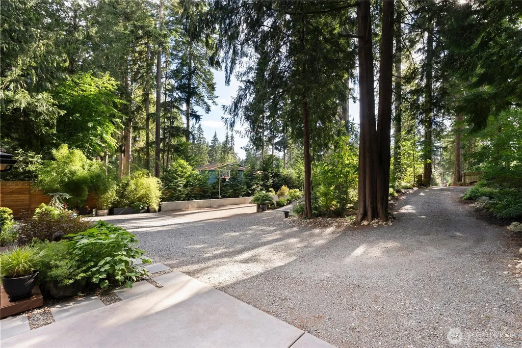 21229 Cypress Way Lynnwood WA 98036