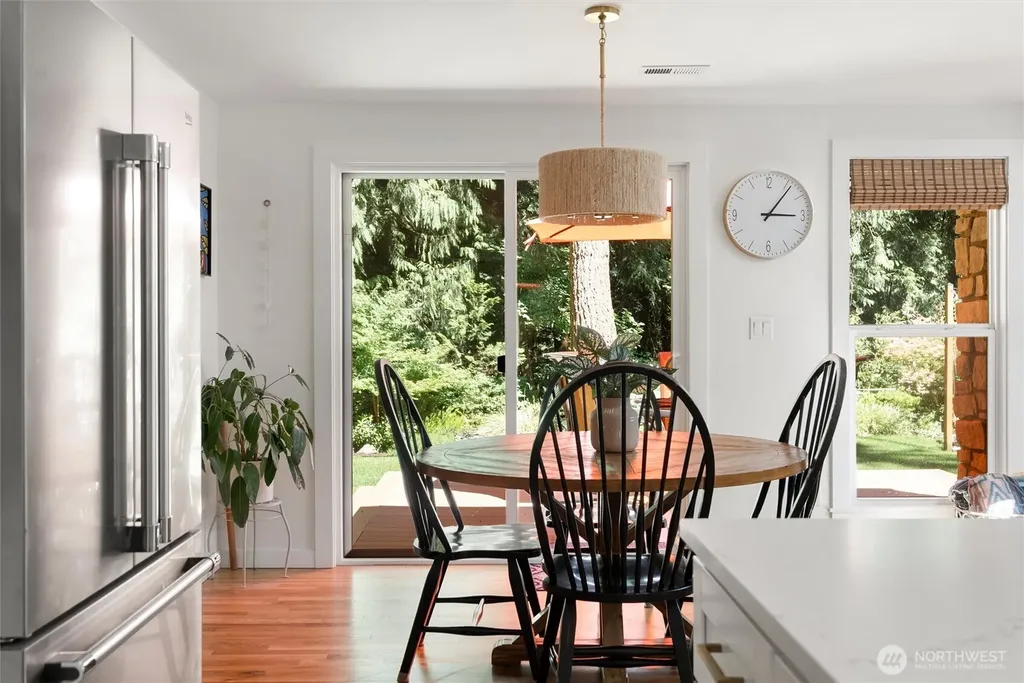 21229 Cypress Way Lynnwood WA 98036