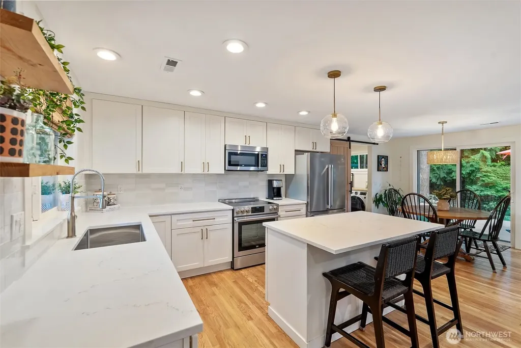 21229 Cypress Way Lynnwood WA 98036