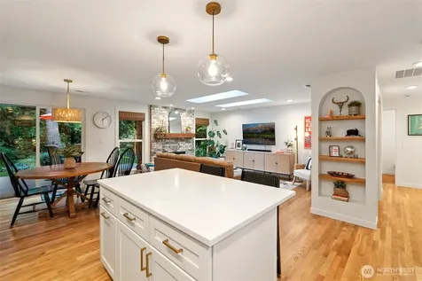 21229 Cypress Way Lynnwood WA 98036