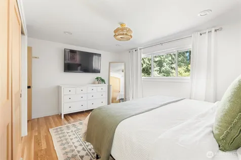 21229 Cypress Way Lynnwood WA 98036