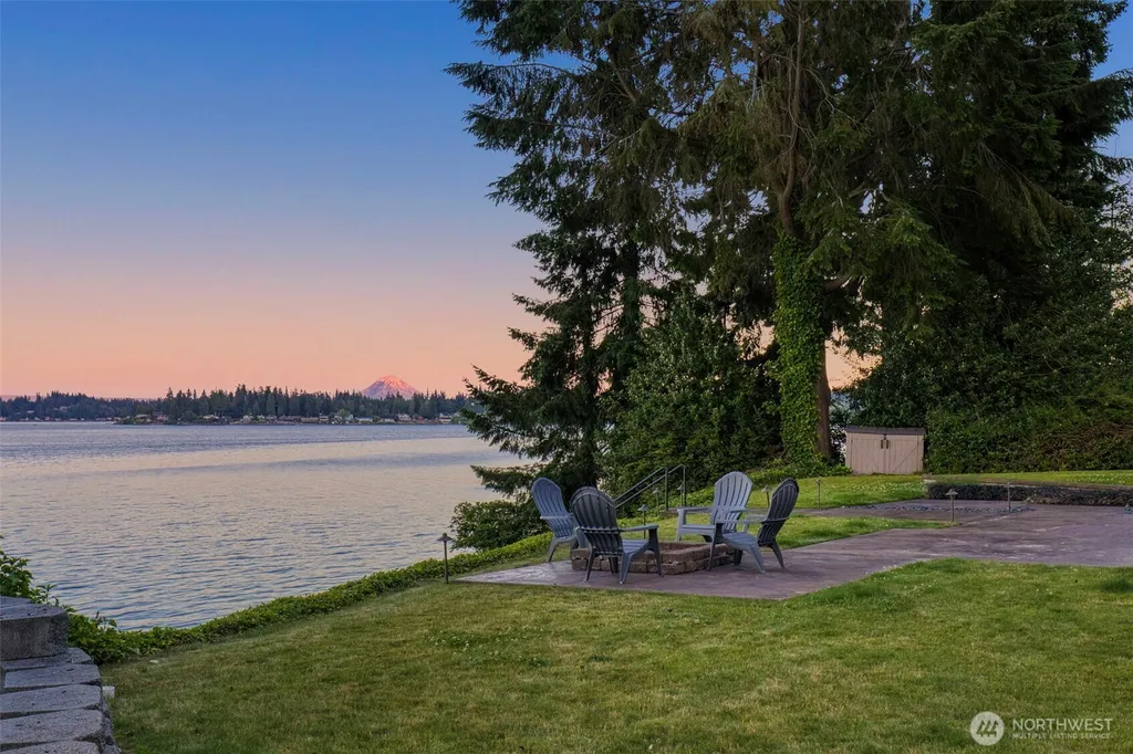 6254 Chico Way NW Bremerton WA 98312