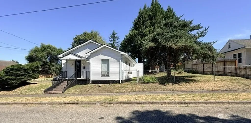 901 Crawford Kelso WA 98626