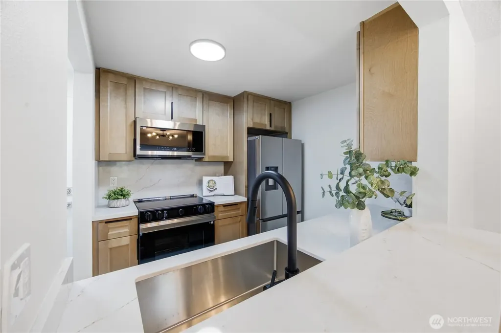 2334 NE 102nd Street Seattle WA 98125