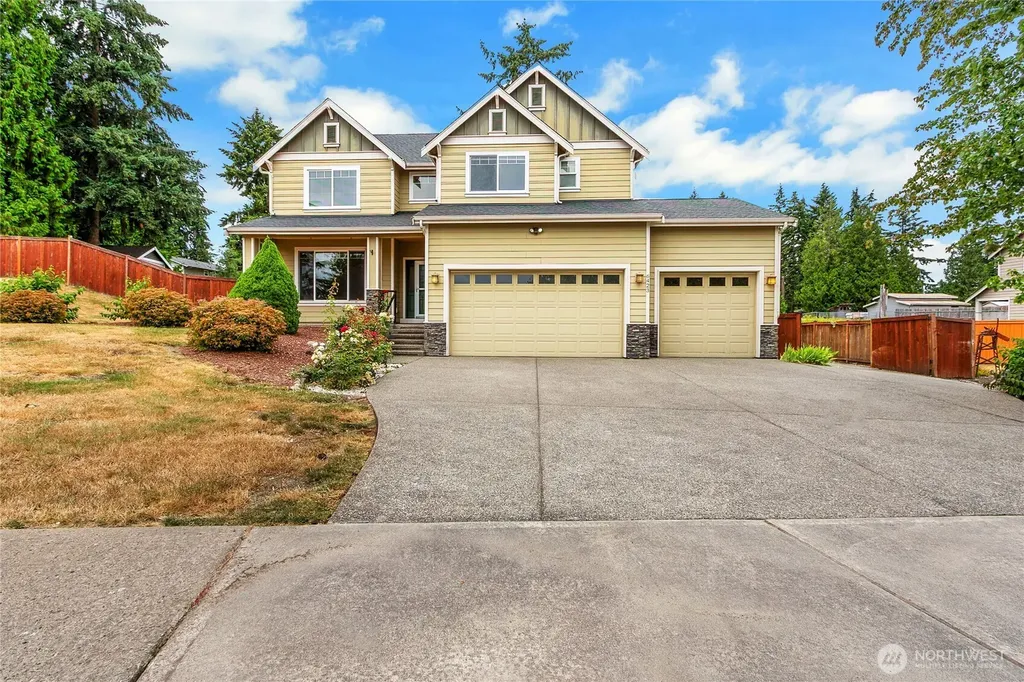 6423 3rd Street Ct E Fife WA 98424
