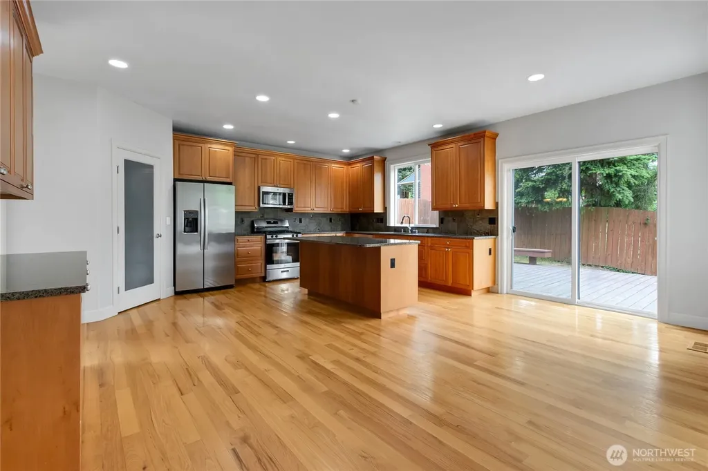6423 3rd Street Ct E Fife WA 98424