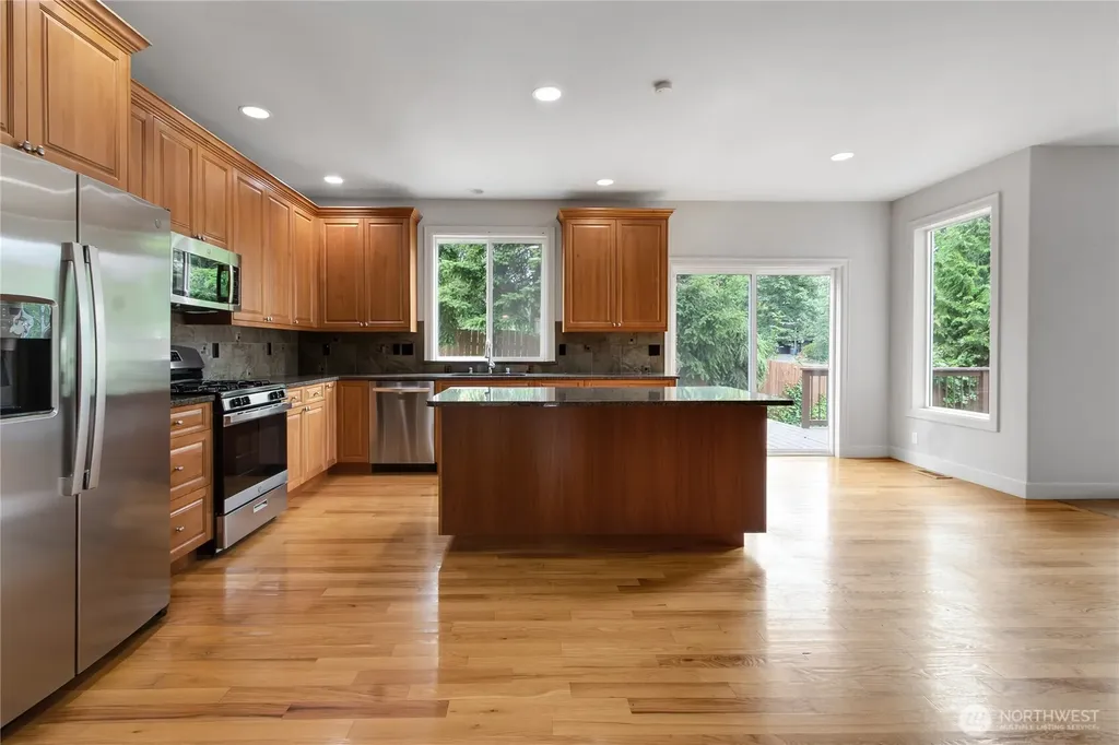6423 3rd Street Ct E Fife WA 98424