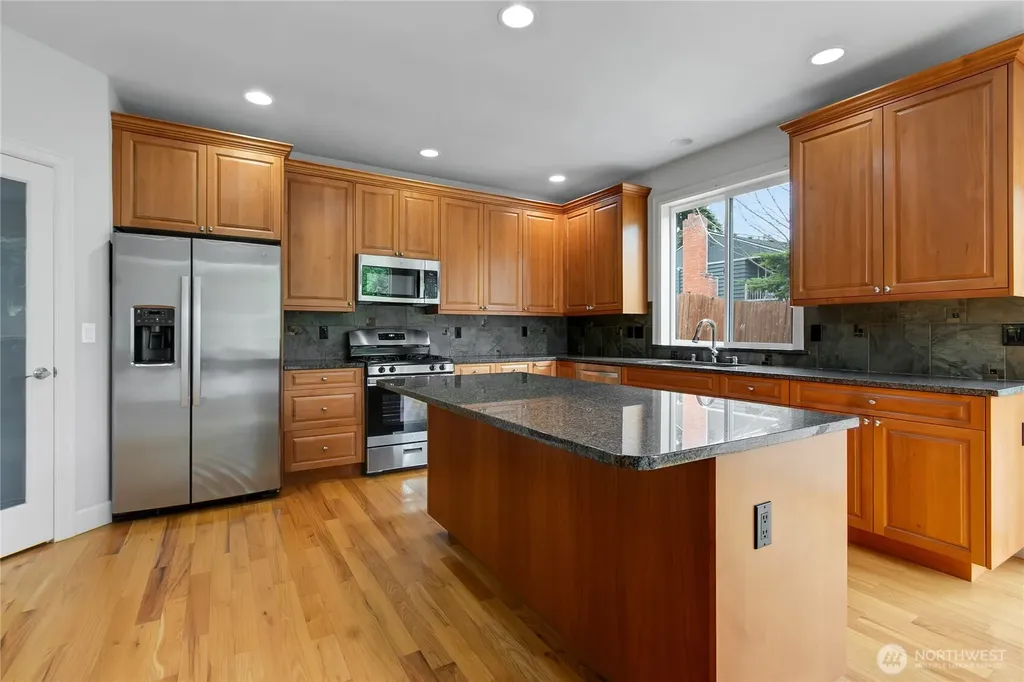 6423 3rd Street Ct E Fife WA 98424