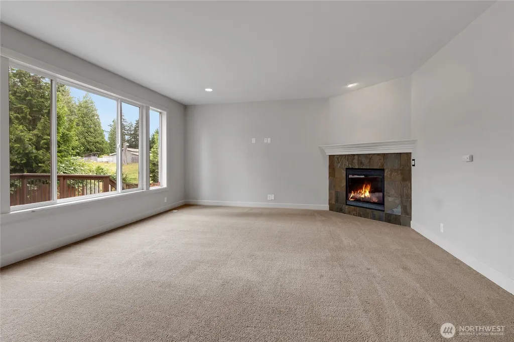 6423 3rd Street Ct E Fife WA 98424