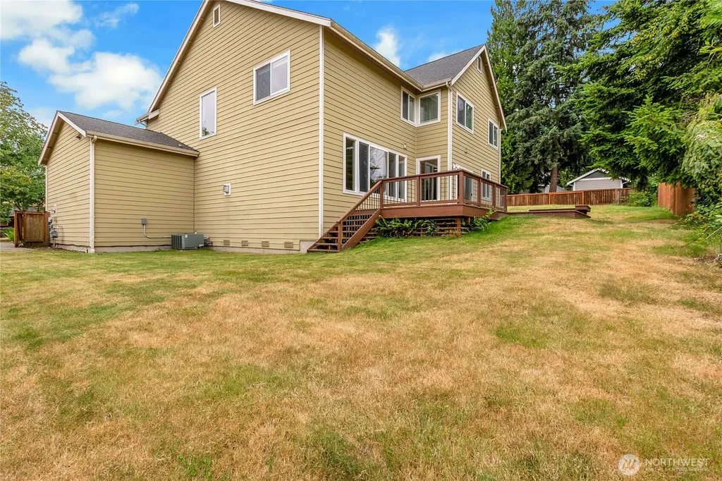 6423 3rd Street Ct E Fife WA 98424