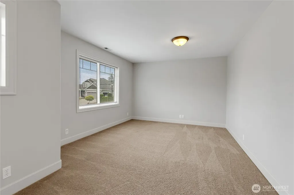 6423 3rd Street Ct E Fife WA 98424