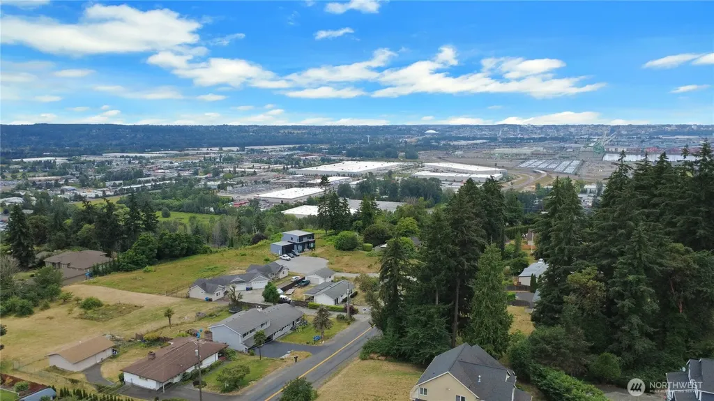 6423 3rd Street Ct E Fife WA 98424