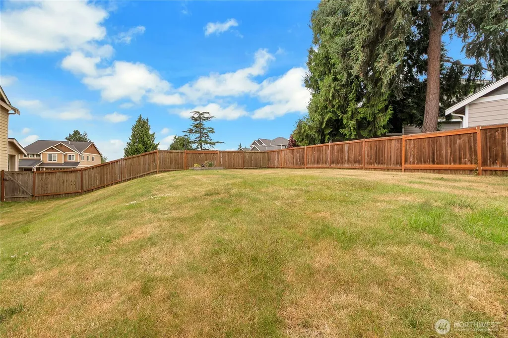 6423 3rd Street Ct E Fife WA 98424