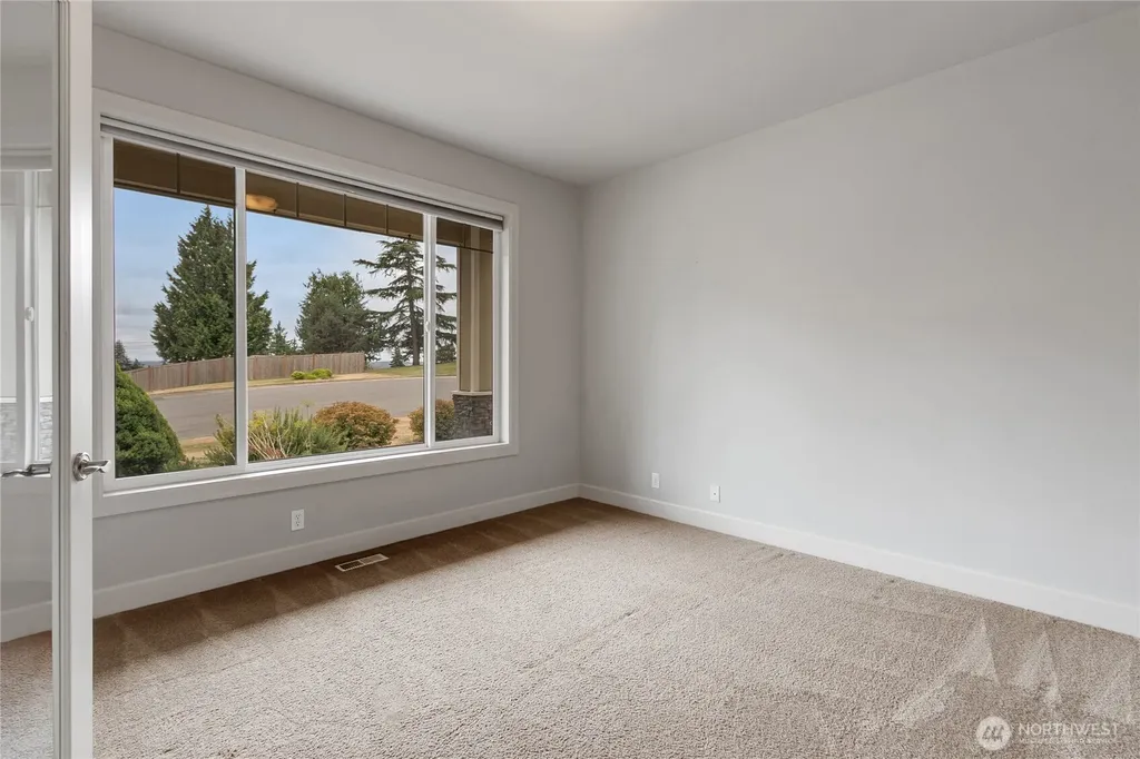 6423 3rd Street Ct E Fife WA 98424