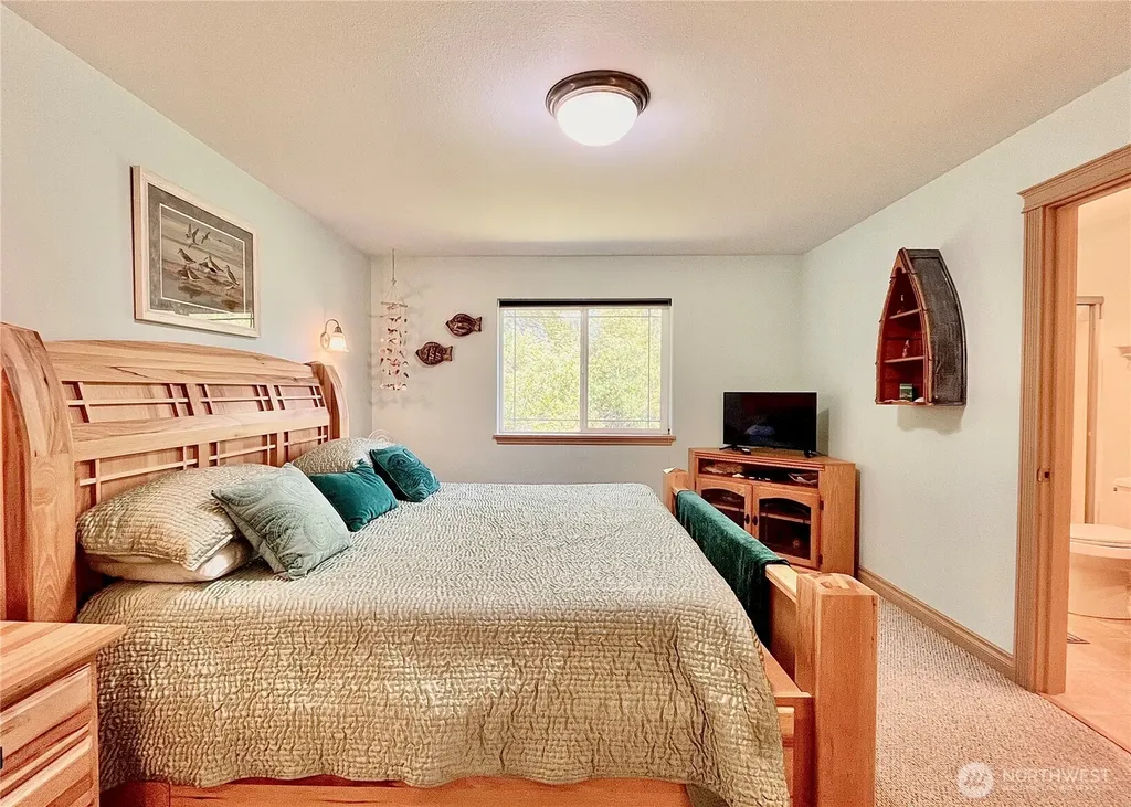 137 N Razor Clam Drive SW Ocean Shores WA 98569