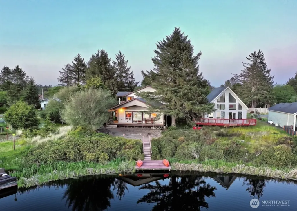 137 N Razor Clam Drive SW Ocean Shores WA 98569