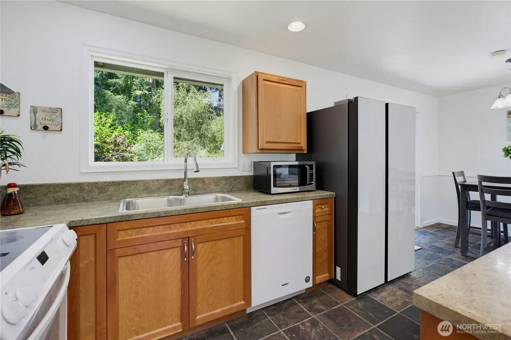 11267 145th Avenue SE Renton WA 98059