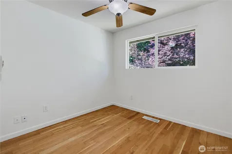 11267 145th Avenue SE Renton WA 98059