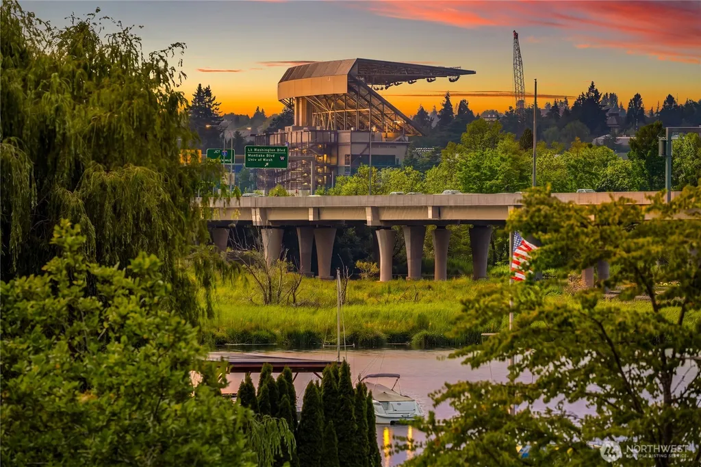 2501 Canterbury Lane E Seattle WA 98112
