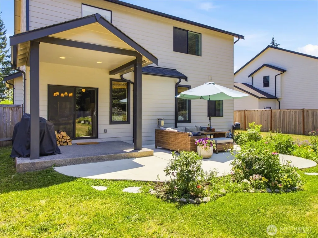 507 Minnesota Street N Rainier WA 98576