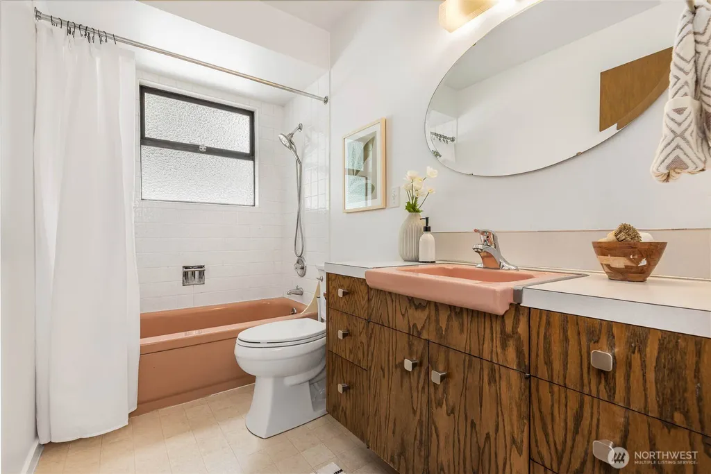 5025 48th Ave SW Seattle WA 98136