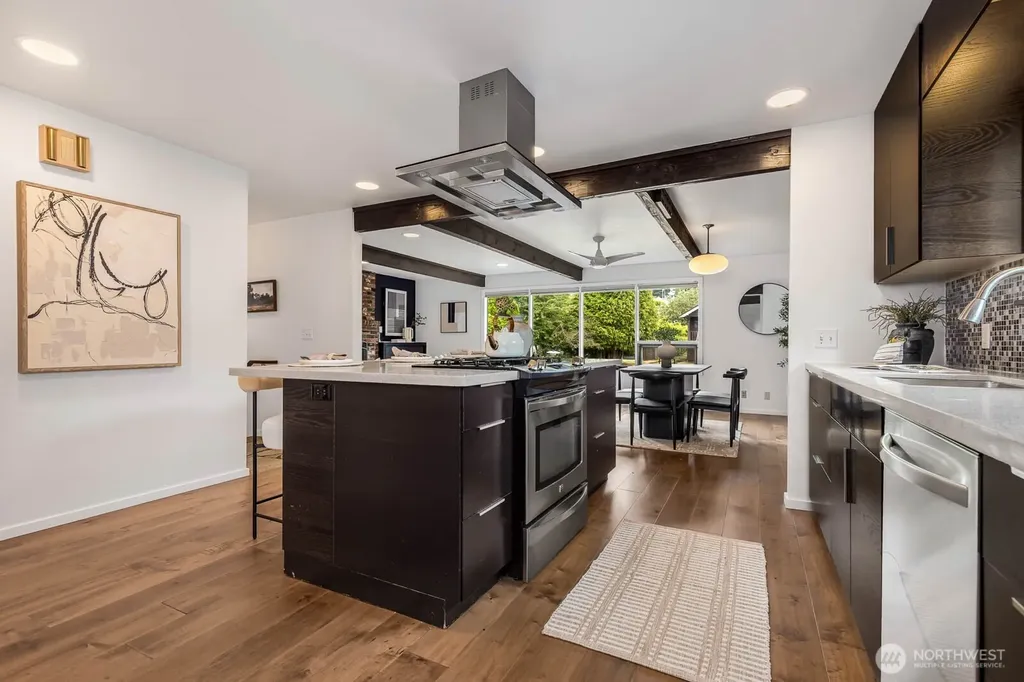 5025 48th Ave SW Seattle WA 98136
