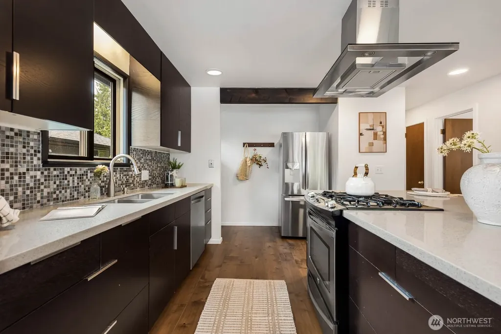 5025 48th Ave SW Seattle WA 98136