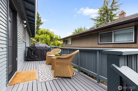 5025 48th Ave SW Seattle WA 98136