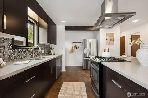 5025 48th Ave SW Seattle WA 98136